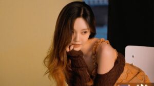 aespaニンニン、美脚すらり！魅力的なポージング披露　ABCマート「FILA Echappe MILK TEA」ムービー＆メーキング