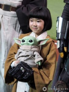 永尾柚乃、3万人の観客を前に堂々のファーストピッチ　エスコンフィールドが“スター・ウォーズ銀河”に染まる《STAR WARS WEEK》開幕 | 河北新報オンライン