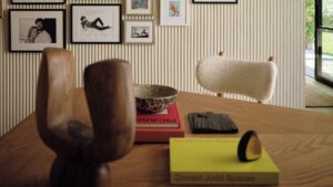 音楽やファッションの要素を暮らしで纏う部屋づくり。こだわりのインテリアで構築される世界観 | Vogue Japan