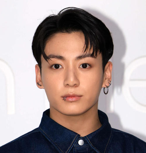 【韓流】「柔らかい桃のよう」BTSのJUNG KOOKがアップした1枚の写真にファン大絶賛 – nikkansports.com BTSのJUNG KOOK(ジョングク)(2023年10月)