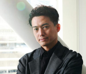 演出家の藤田俊太郎氏（2022年撮影）