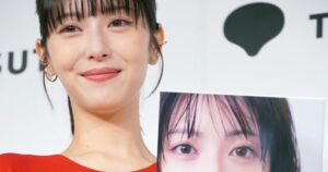 浜辺美波、写真集表紙は初めての“すっぴん” 美肌の秘訣告白「飛行機でも…」 - ORICON NEWS