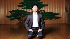 映画『六つの顔』：狂言師・野村裕基が追い続ける“国宝”、祖父・万作の生きざまとは | nippon.com