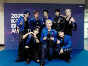 「Stray Kids」、「K-WORLD DREAM AWARDS」で大賞を含む4冠達成…本日カムバック | wowKorea（ワウコリア）
