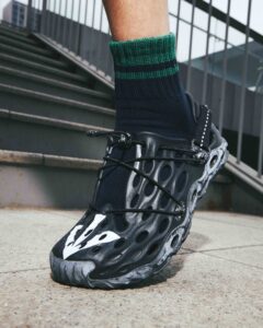 MERRELLとEASTLOGUEの初コラボシューズ「HYDRO MOC AT CAGE x EASTLOGUE」が登場