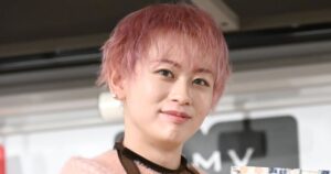 超特急シューヤ「やりたいを体現」こだわりの1st写真集、ユーキとハルの反応に「怒りポイントがありまして！」 - ナタリー