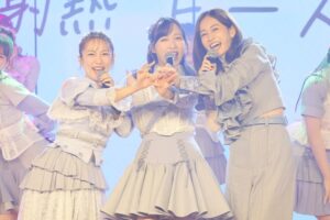 生配信企画「卒業生も現役も大集合！AKB48 20周年記念シングル発売SP」の様子。 - ナタリー