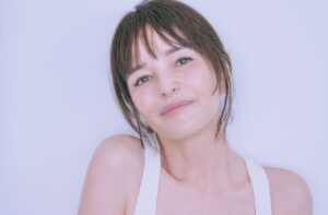 加齢は受け入れる？あらがう？ 「老化にあらがいまくった」梨花さんがたどり着いた結論 | mi-mollet NEWS FLASHBeauty | mi-mollet（ミモレ）