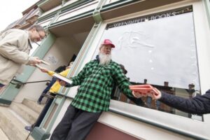 Michigan town moved 9,100 books one by one to their new home | Study Focus