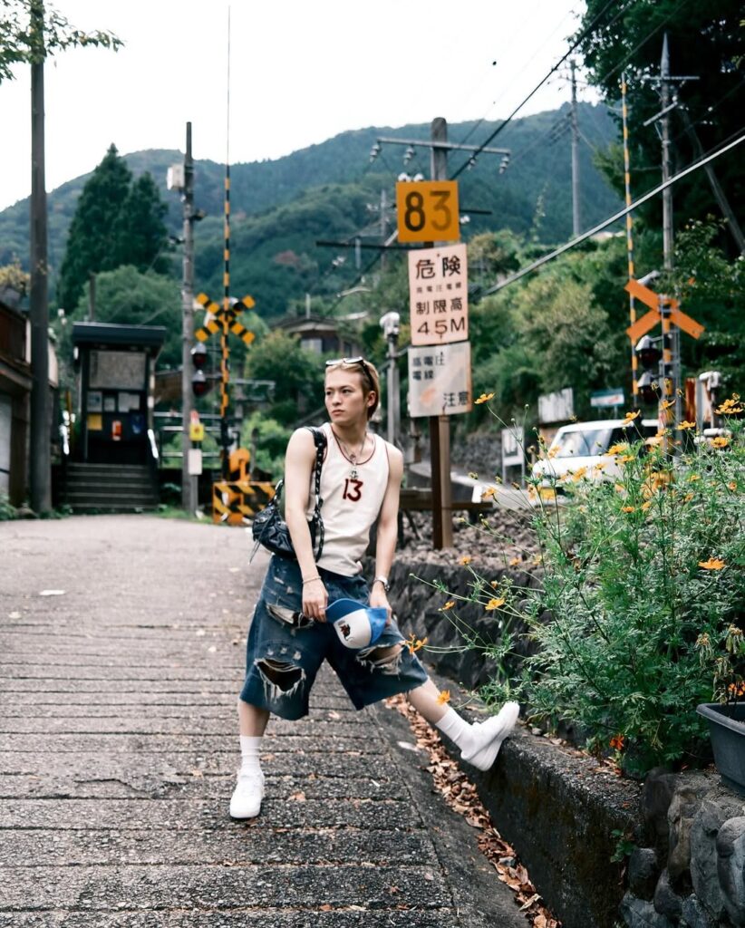 Travis Japan・松倉海斗、少年みあるタンクトップ姿で夏の思い出投稿に「エモすぎる」「チルくて良き」 | 話題の投稿 | スポーツブル (スポブル)