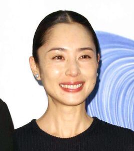 「久しぶりすぎ」深津絵里の最新姿に衝撃広がる「え～！」「まさかの」「すごすぎ」「カムカム」「時間止まって…」