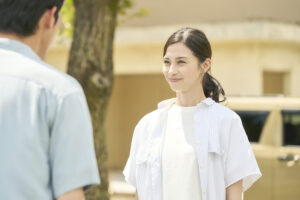 “繊細な芝居と現場での誠実な姿”に監督も万感！杉野遥亮＆中条あやみ、新カット解禁『ストロベリームーン 余命半年の恋』