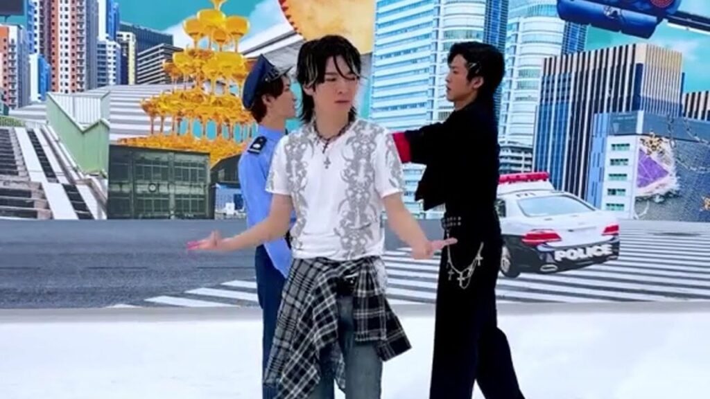 ギャル男な深澤辰哉が警察官の渡辺翔太とヤンキー目黒蓮の争いをなだめる!👮♀️😎🤜🤛🔥仲直りのパラパラダンスに「ふっか足細い」「しょっぴーに捕まりたい」「めめのヤンキーは国宝級」 ギャル男な深澤辰哉が警察官の渡辺翔太とヤンキー目黒蓮の争いをなだめる!👮♀️😎🤜🤛🔥仲直りのパラパラダンスに「ふっか足細い」「しょっぴーに捕まりたい」「めめのヤンキーは国宝級」