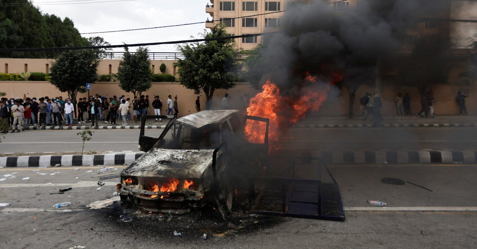 ネパールで「Ｚ世代」デモ、19人死亡　ＳＮＳ禁止に抗議 | ロイター