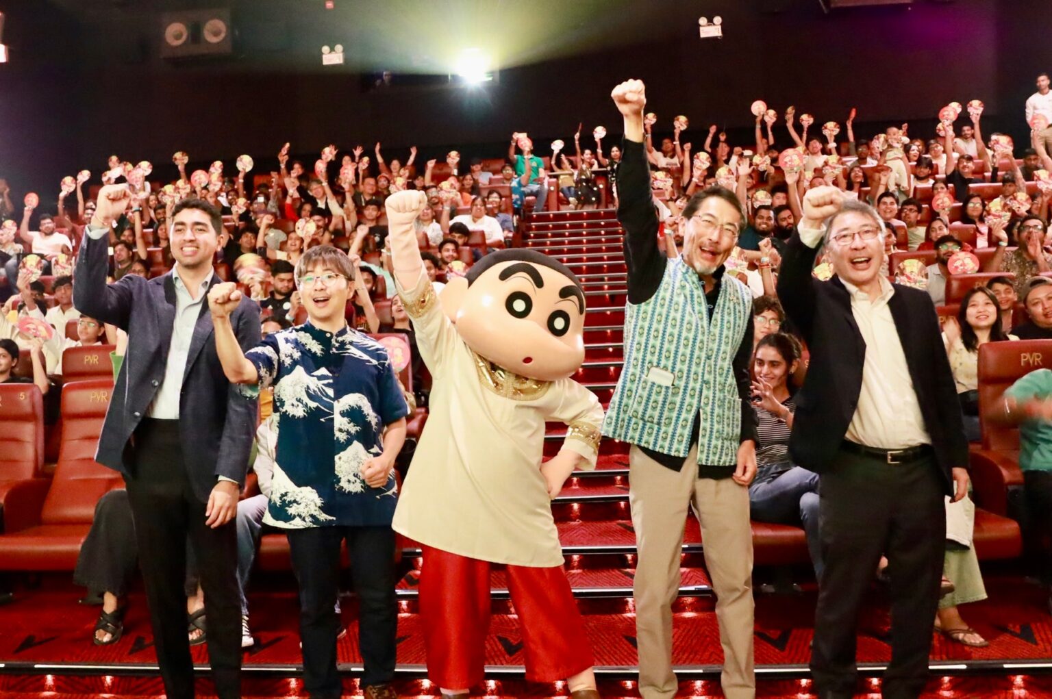 『映画クレヨンしんちゃん 超華麗！灼熱のカスカベダンサーズ』がデリーでプレミア試写会を開催!!インドのファンも大熱狂!! | 株式会社テレビ朝日のプレスリリース