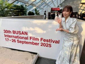 齊藤京子、シルバードレスで登場　釜山国際映画祭のレッドカーペット「一生忘れられない思い出に」 | ORICON NEWS | 福井新聞ONLINE