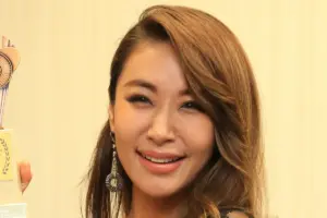 鈴木紗理奈「ずっと後悔してた」離婚で生活が一変…“毎月海外旅行”だった母の献身サポートに感謝 - スポニチ Sponichi Annex 芸能