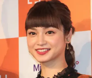 平愛梨　「およよ！？」妹・平祐奈のドラマでの扮装姿はまさかの…「見た瞬間うれしくて感動！！」 - スポニチ Sponichi Annex 芸能
