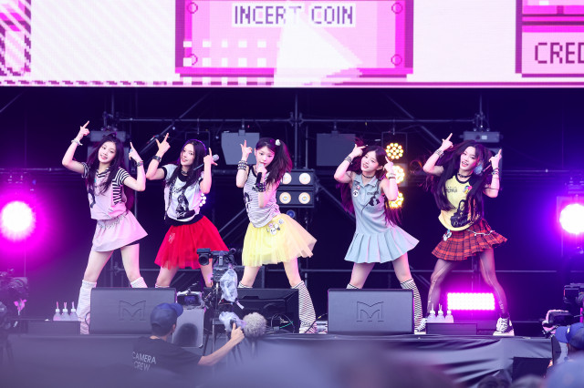 ILLIT、『ROCK IN JAPAN』で全11曲生バンド熱狂ステージ　IVEと共にK-POPガールズグループ初出演 | ORICON NEWS | 国内海外のニュース