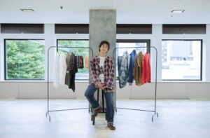 Da-iCE 和田颯が語る、ファッション遍歴。モードを経て辿り着いた"ヴィンテージ沼" | 本人私物出品キャンペーンが10/2まで開催中 | スニーカーダンク