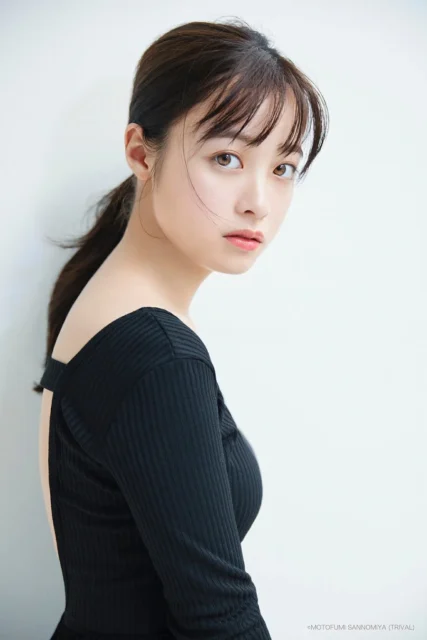 「unVEIL the world」のコラボプレイヤーに就任した女優の橋本環奈さん