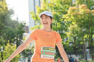 “走る女優”の宮崎結希乃さんが北海道マラソンに参加！足が攣っても完走できた理由はミズノの「WAVE RIDER 29」着用にアリ！ Alpen Group Magazine