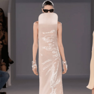 パリ・ファッションウィーク 火曜日：クレージュとドリス・ヴァン・ノッテン - FashionNetwork 日本