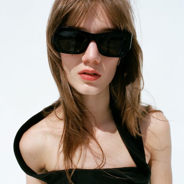 セリーヌ：エディ・スリマンが注視するなか、マイケル・ライダーによる初のキャンペーンが話題を呼ぶ - FashionNetwork 日本