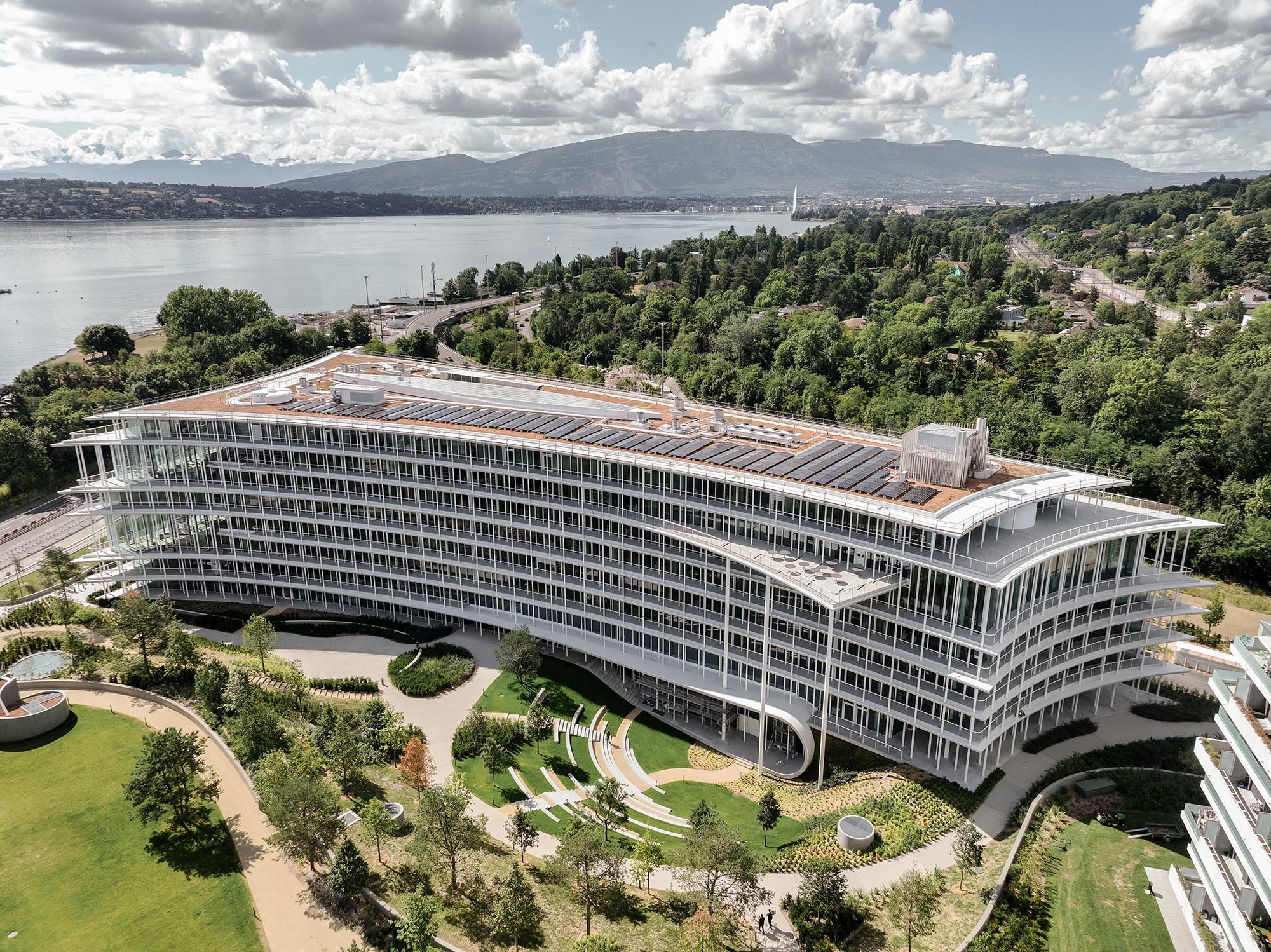 〈ロンバー・オディエ新本社（Lombard Odier New Headquarters）〉ヘルツォーク＆ド・ムーロン（Herzog & de Meuron）