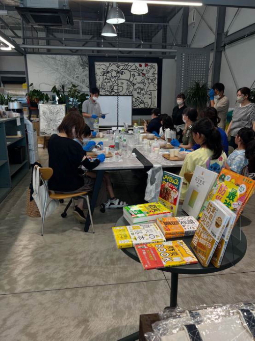 【鹿児島県指宿市】実直にチャレンジを続け、一人ひとりのお客様に喜んでもらえる書店へ／ 米永書店 米永貞嗣さん