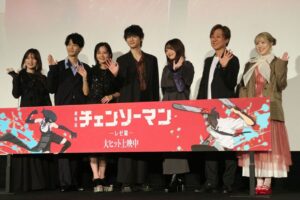 手を振る（左から）内田真礼、坂田将吾、楠木ともり、戸谷菊之介、上田麗奈、内田夕夜、高橋花林