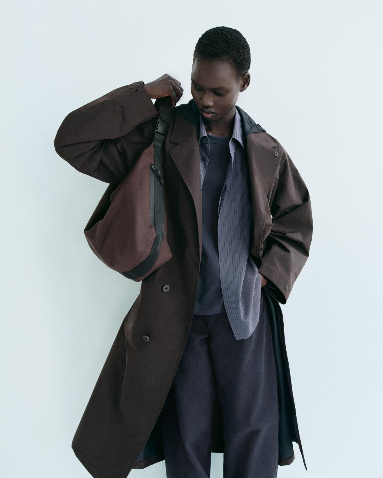 ユニクロ ユー25年秋冬ウィメンズウェア、ゆったりロングコート＆くすみブルーのカーブパンツなど｜写真56