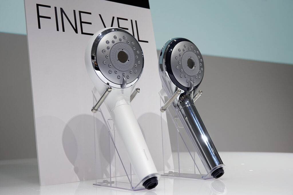 パナソニック、美容向けシャワーヘッド市場に参入。開発に5年、極小バブル実現「FINE VEIL」 | Gadget Gate