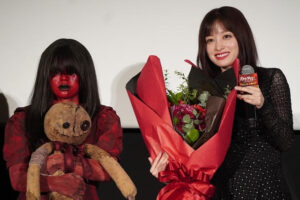 橋本環奈、勘の良さを発揮→小芝居→平謝りの大立ち回り【「カラダ探し THE LAST NIGHT」公開記念舞台挨拶】 : 映画ニュース
