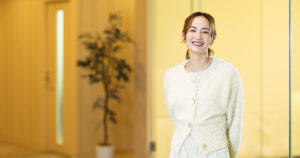 出産して改めて気づいた電気の大切さ。3児の母・辻元 舞さんが暮らしを支える電気について考える | Concent