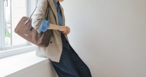 秋に真似したいのはデニムオンデニム×ジャケットスタイル。【FUDGE 10月号連動企画 – 濃紺デニムがあれば。| DAY13】 | FUDGE FRIEND | ファッション