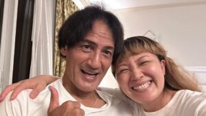 丸山桂里奈 2歳娘と夫・本並健治の密着ラブラブショット公開！「あー癒される♡」初花火に挑戦する姿も | めざましmedia | “好き”でつながる