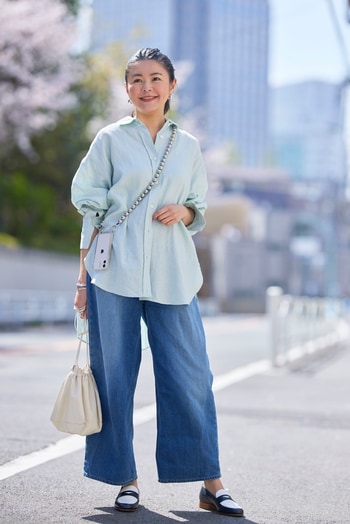 秋気分を楽しみたいならまずは足元から！大人世代の秋ファッションに欠かせない「ローファー」、今年はどう履く？【40代コーデ】_img2