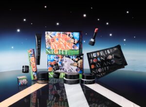 【2025年クリスマスコフレ】カネボウ：無限の宇宙に希望を重ねた壮大なパッケージでラインナップ - fashionsnap.com