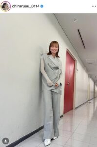 新山千春44歳、ヘソ出しショットで「変わらない可愛いさ」デビュー30周年　ウエストは当時のサイズに落とす: J-CAST ニュース