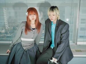 YOASOBI、菅田将暉主演ドラマ「もしもこの世が舞台なら、楽屋はどこにあるのだろう」主題歌に新曲“劇上”書き下ろし。Ayaseが歌唱参加するWヴォーカル楽曲、10月2日配信リリース - TOWER RECORDS ONLINE