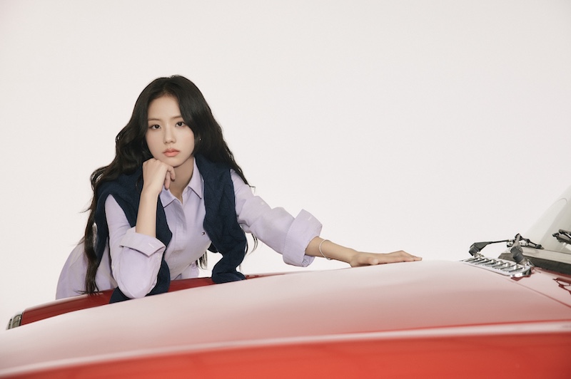 TOMMY HILFIGER JISOO