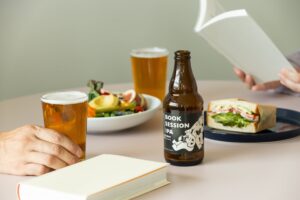 読書の秋に、読んで、飲んで、語って。COEDO×本屋がつくったクラフトビール第2弾『BOOK SESSION IPA』2025年10月10日(金)発売 | 株式会社バリューブックスのプレスリリース