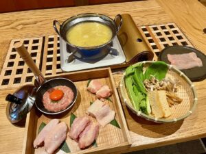 六本木の「鶏焼き肉 囲」が2周年　新たに「美容」テーマの鍋提供 - 六本木経済新聞
