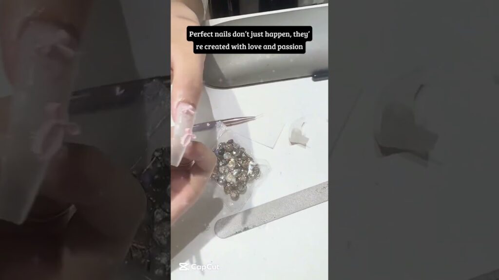 キュートで簡単なネイルアートデザイン | Tipioria Shorts | ダイヤモンドアクセサリーネイルアート #nailart #nailartideas キュートで簡単なネイルアートデザイン | Tipioria Shorts | ダイヤモンドアクセサリーネイルアート #nailart #nailartideas