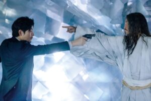 【映画レビュー『次元を超える』】混沌の果てに人間が見るものー“生と死の意味”探す旅の終着点 - cula