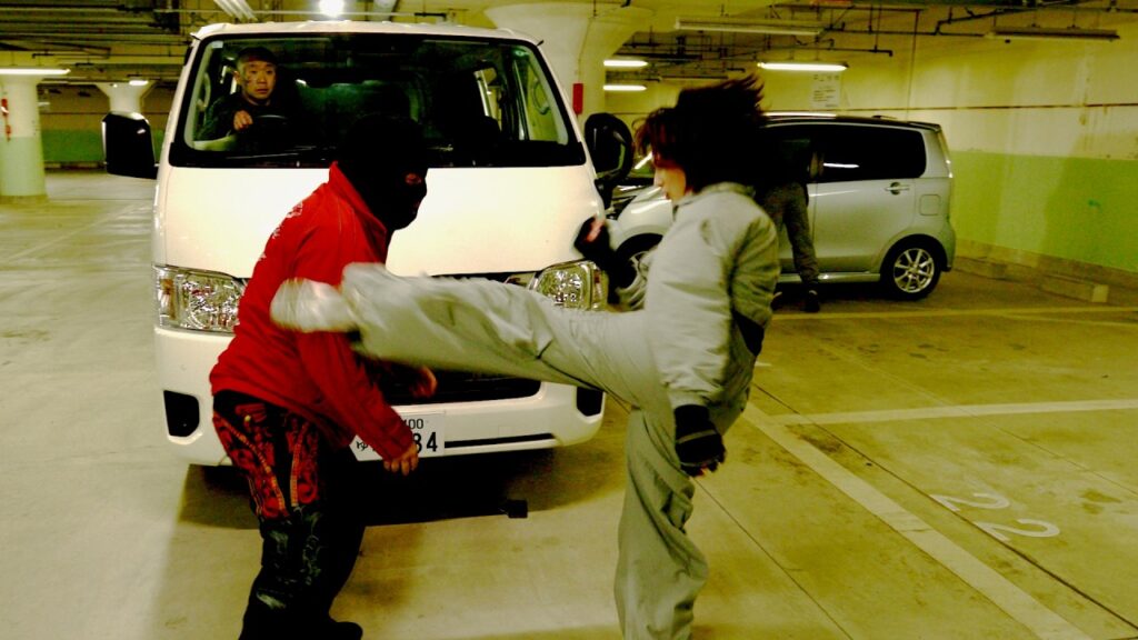 武田梨奈、本領炸裂！ スタント無しでキレッキレアクション！ 映画『By 6 am 夜が明ける前に』メイキング映像