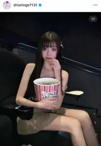 “至宝の美脚プロダーツァー”まるで裸？な一枚公開「ポップコーン大好き過ぎて…」映画館でパシャリ - スポニチ Sponichi Annex 芸能