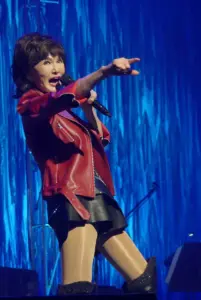 74歳・山本リンダ　60周年記念公演で美脚披露「長く歌いたい」起死回生の1曲秘話も　氷川きよしと共演 - スポニチ Sponichi Annex 芸能