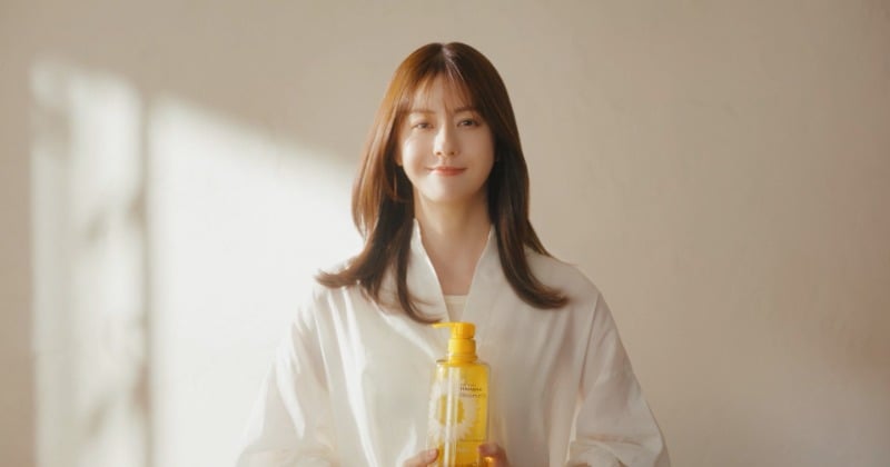 41歳・松本若菜、鮮やかなヒマワリ映えるまぶしい笑顔ショット 『ディアボーテ HIMAWARI』新イメキャラ就任 – オリコンニュース 41歳・松本若菜、鮮やかなヒマワリ映えるまぶしい笑顔ショット 『ディアボーテ HIMAWARI』新イメキャラ就任 - オリコンニュース